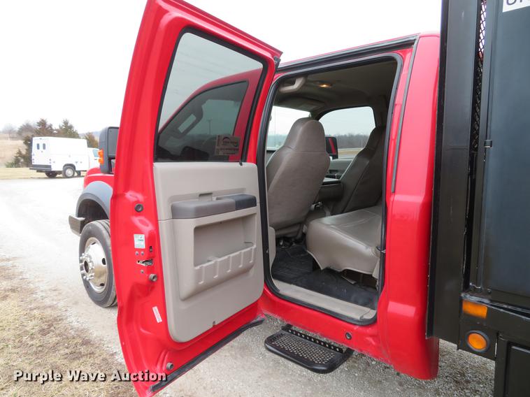 image for item DG3888 2008 Ford F550 Super Duty XL Crew Cab flatbed pickup truck