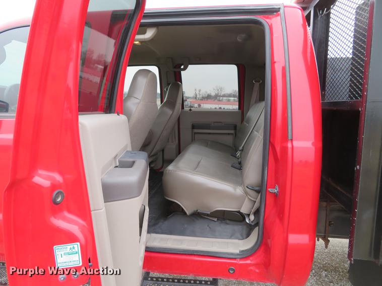 image for item DG3888 2008 Ford F550 Super Duty XL Crew Cab flatbed pickup truck