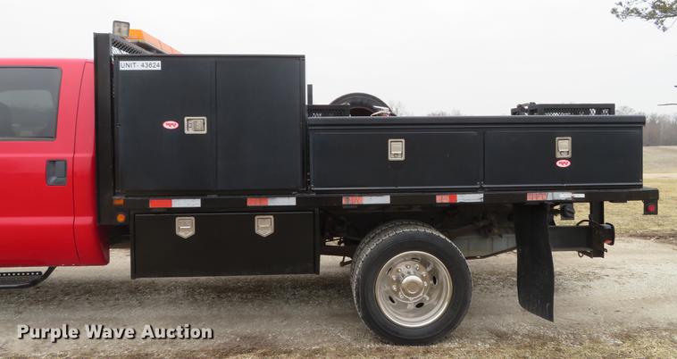image for item DG3888 2008 Ford F550 Super Duty XL Crew Cab flatbed pickup truck