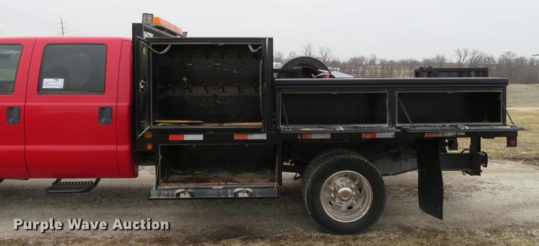 image for item DG3888 2008 Ford F550 Super Duty XL Crew Cab flatbed pickup truck