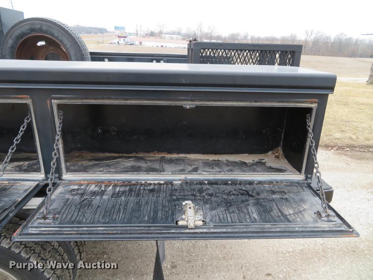 image for item DG3888 2008 Ford F550 Super Duty XL Crew Cab flatbed pickup truck