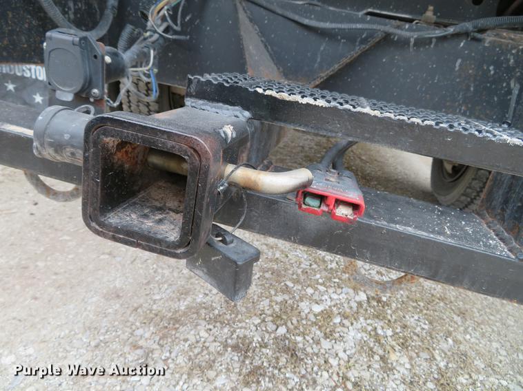 image for item DG3888 2008 Ford F550 Super Duty XL Crew Cab flatbed pickup truck