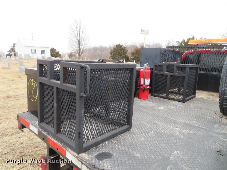 image for item DG3888 2008 Ford F550 Super Duty XL Crew Cab flatbed pickup truck