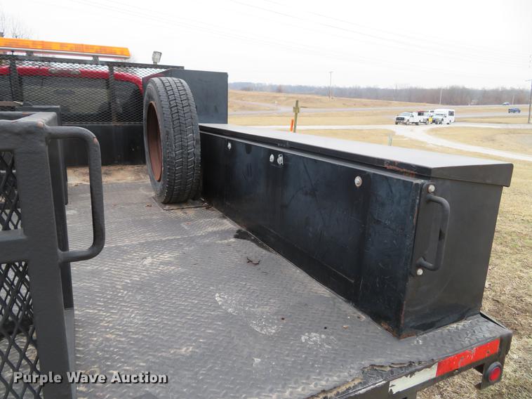 image for item DG3888 2008 Ford F550 Super Duty XL Crew Cab flatbed pickup truck