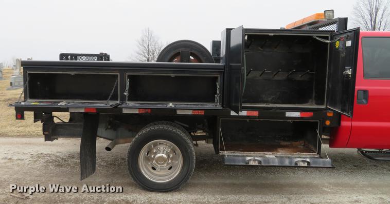 image for item DG3888 2008 Ford F550 Super Duty XL Crew Cab flatbed pickup truck
