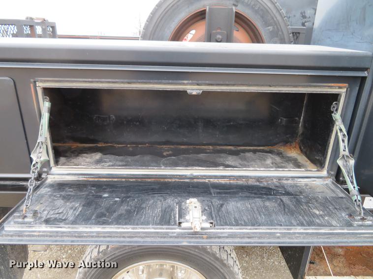 image for item DG3888 2008 Ford F550 Super Duty XL Crew Cab flatbed pickup truck