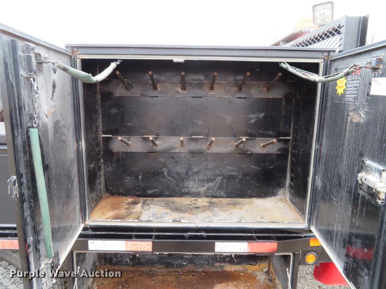 image for item DG3888 2008 Ford F550 Super Duty XL Crew Cab flatbed pickup truck