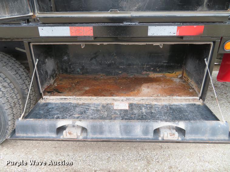 image for item DG3888 2008 Ford F550 Super Duty XL Crew Cab flatbed pickup truck