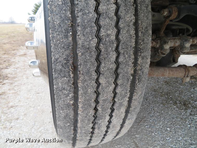 image for item DG3888 2008 Ford F550 Super Duty XL Crew Cab flatbed pickup truck