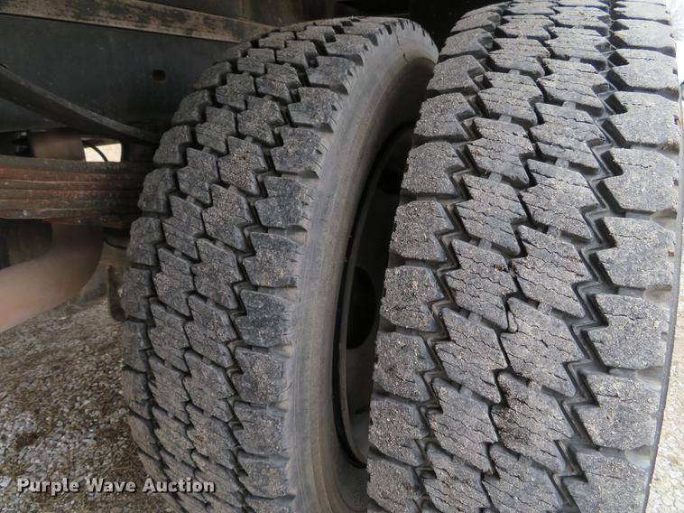 image for item DG3888 2008 Ford F550 Super Duty XL Crew Cab flatbed pickup truck