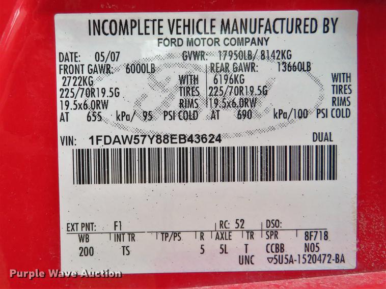 image for item DG3888 2008 Ford F550 Super Duty XL Crew Cab flatbed pickup truck