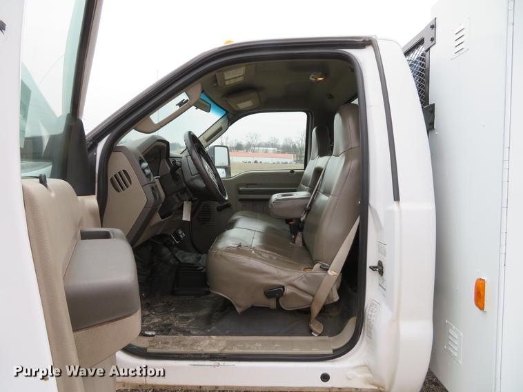 image for item DG3889 2008 Ford F350 Super Duty XL utility bed pickup truck
