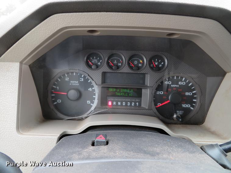 image for item DG3889 2008 Ford F350 Super Duty XL utility bed pickup truck