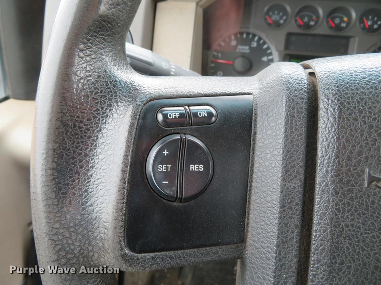 image for item DG3889 2008 Ford F350 Super Duty XL utility bed pickup truck