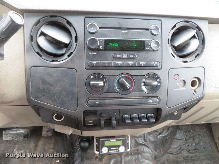 image for item DG3889 2008 Ford F350 Super Duty XL utility bed pickup truck