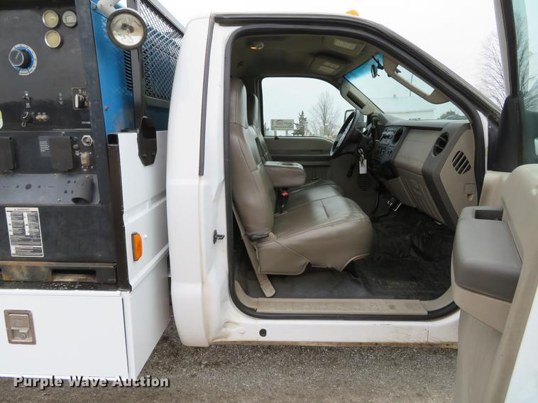 image for item DG3889 2008 Ford F350 Super Duty XL utility bed pickup truck