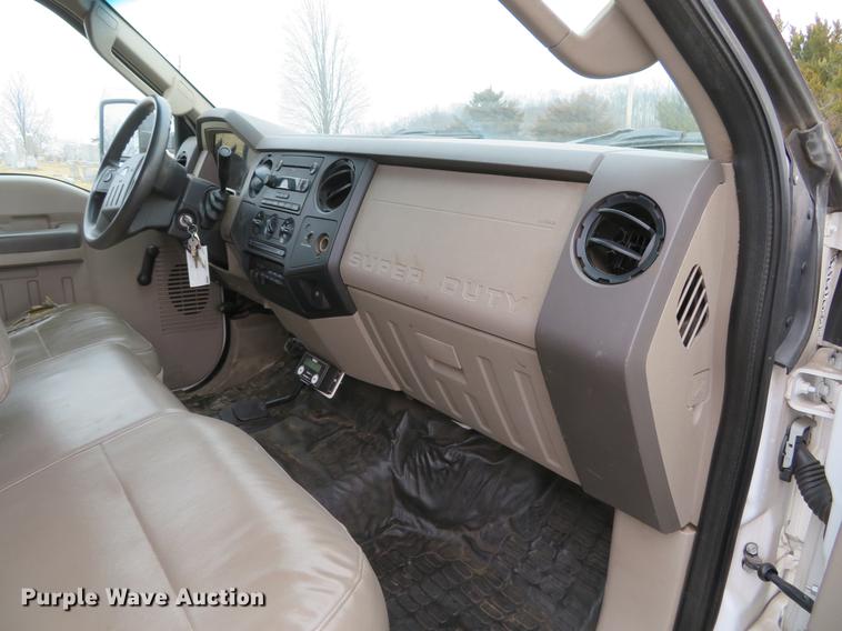 image for item DG3889 2008 Ford F350 Super Duty XL utility bed pickup truck