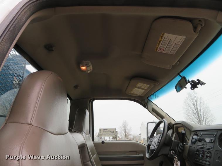 image for item DG3889 2008 Ford F350 Super Duty XL utility bed pickup truck