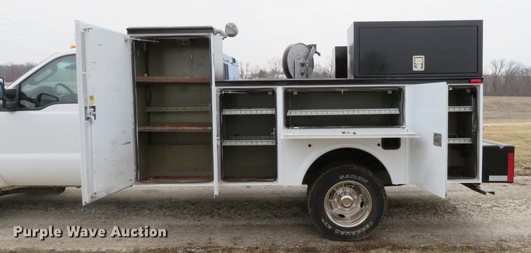 image for item DG3889 2008 Ford F350 Super Duty XL utility bed pickup truck