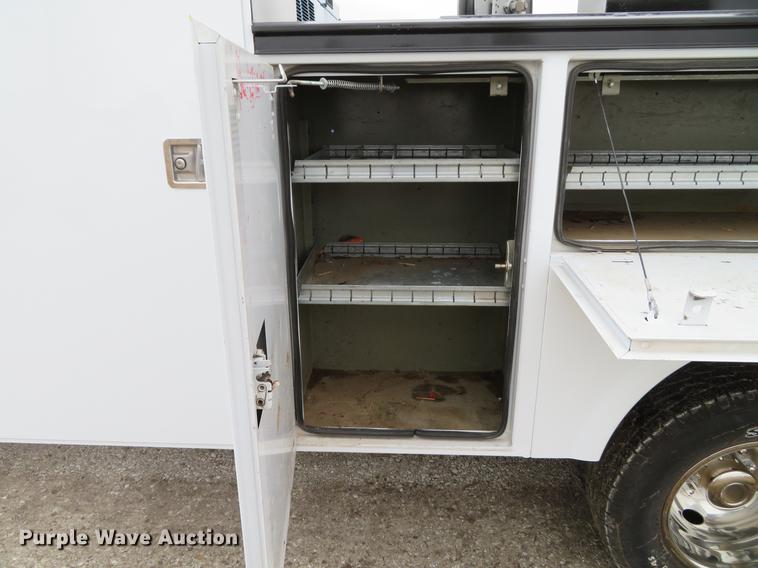 image for item DG3889 2008 Ford F350 Super Duty XL utility bed pickup truck