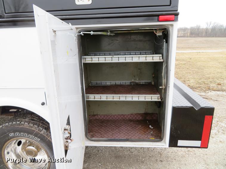 image for item DG3889 2008 Ford F350 Super Duty XL utility bed pickup truck