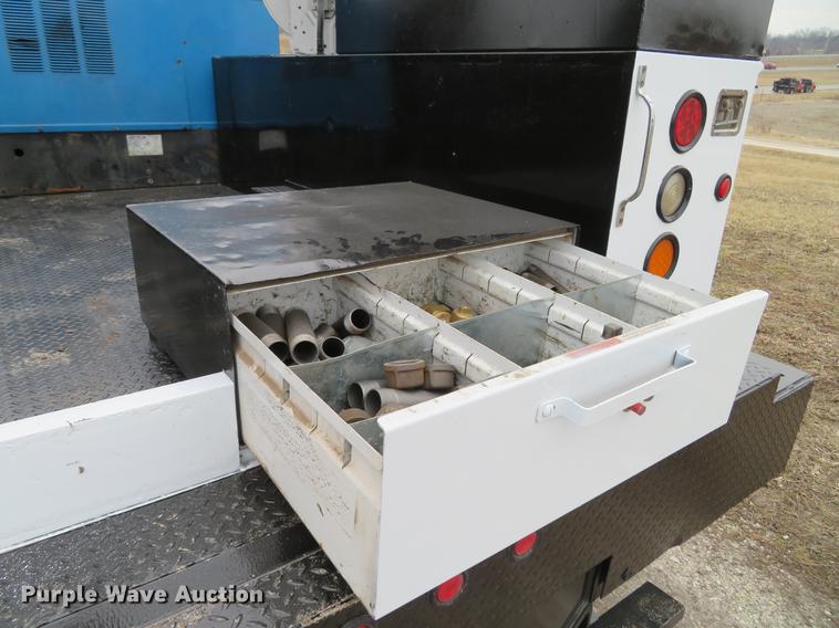 image for item DG3889 2008 Ford F350 Super Duty XL utility bed pickup truck