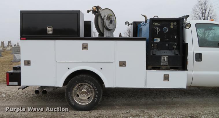 image for item DG3889 2008 Ford F350 Super Duty XL utility bed pickup truck