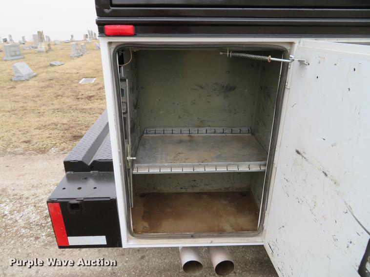 image for item DG3889 2008 Ford F350 Super Duty XL utility bed pickup truck