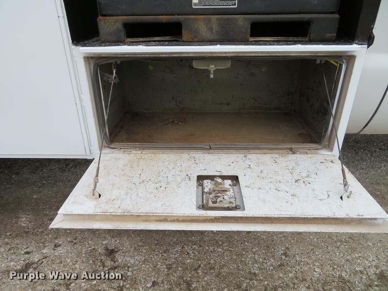 image for item DG3889 2008 Ford F350 Super Duty XL utility bed pickup truck