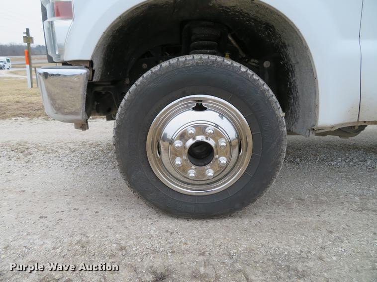 image for item DG3889 2008 Ford F350 Super Duty XL utility bed pickup truck