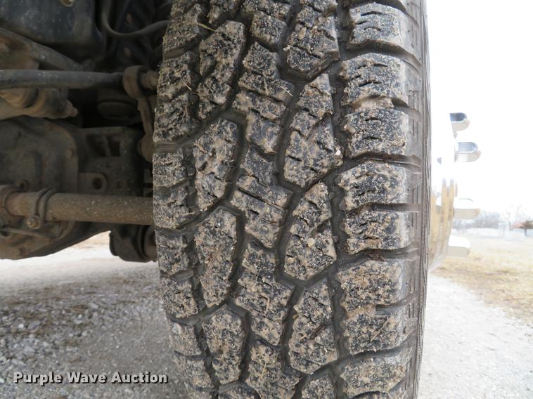 image for item DG3889 2008 Ford F350 Super Duty XL utility bed pickup truck