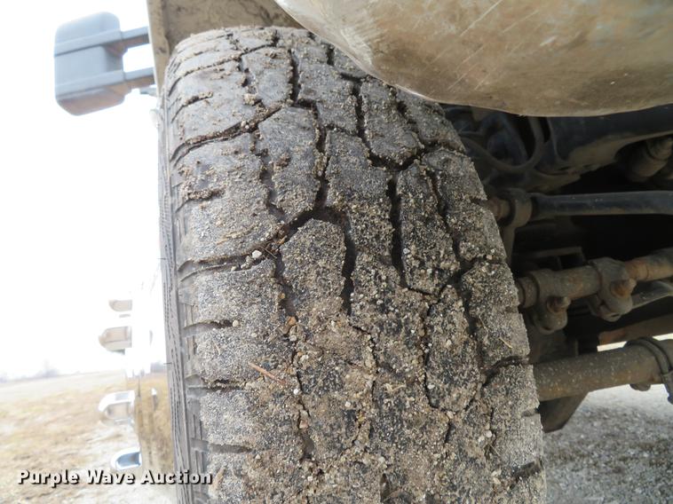 image for item DG3889 2008 Ford F350 Super Duty XL utility bed pickup truck