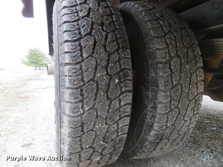 image for item DG3889 2008 Ford F350 Super Duty XL utility bed pickup truck