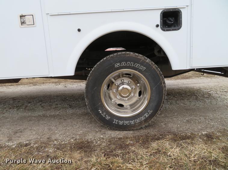 image for item DG3889 2008 Ford F350 Super Duty XL utility bed pickup truck