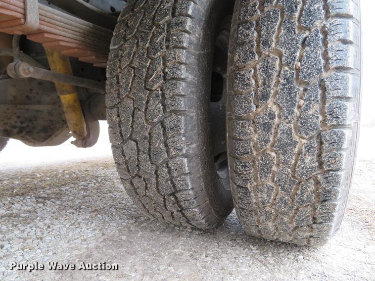 image for item DG3889 2008 Ford F350 Super Duty XL utility bed pickup truck