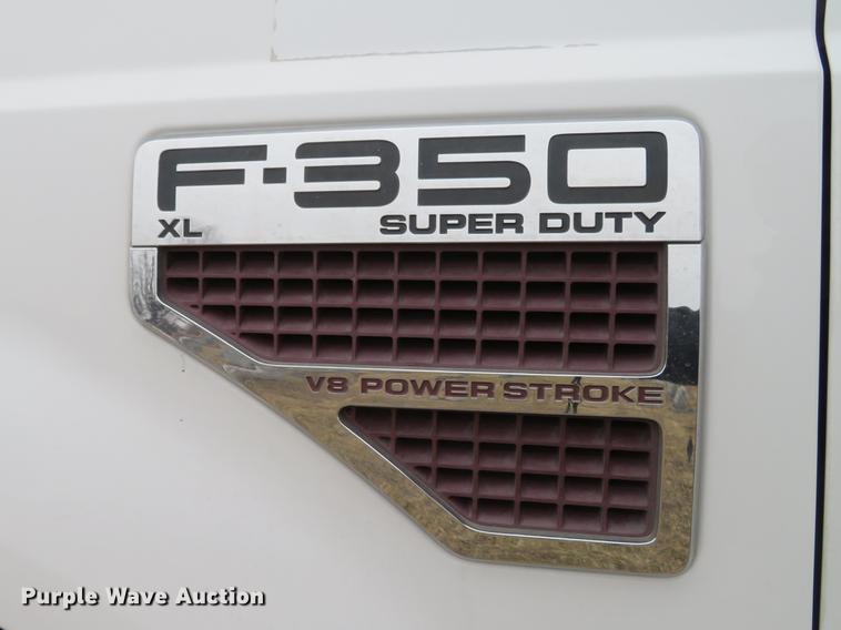 image for item DG3889 2008 Ford F350 Super Duty XL utility bed pickup truck