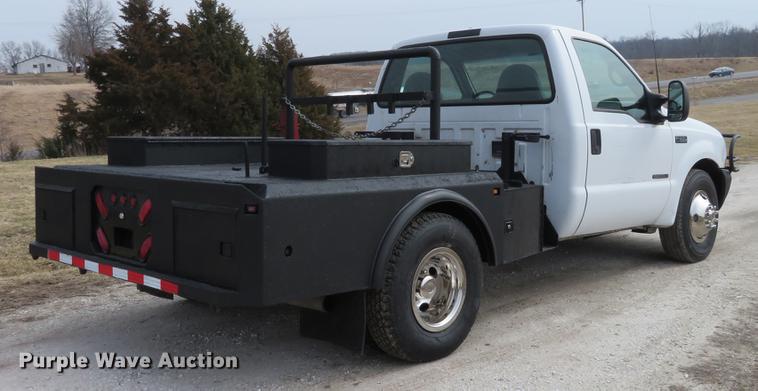 image for item DG3891 2002 Ford F350 Super Duty XL flatbed