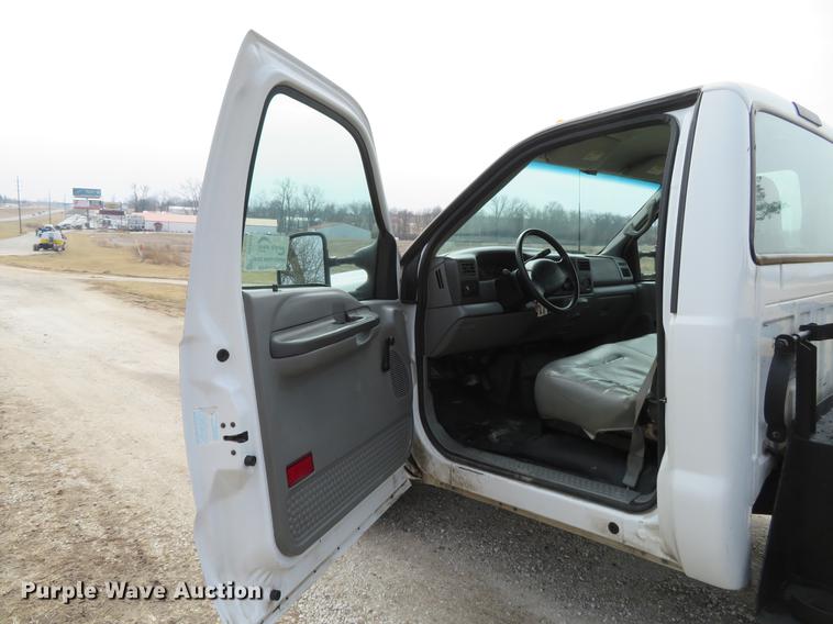 image for item DG3891 2002 Ford F350 Super Duty XL flatbed