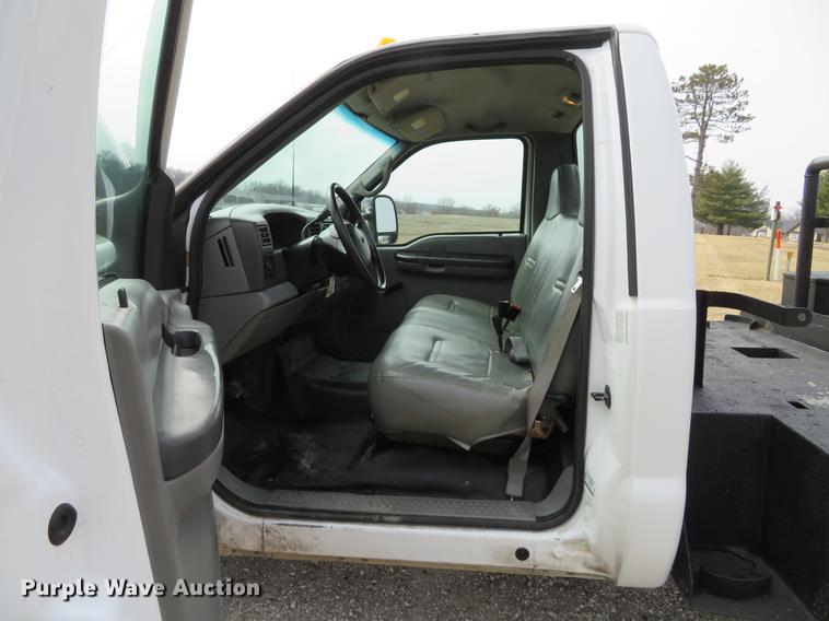 image for item DG3891 2002 Ford F350 Super Duty XL flatbed