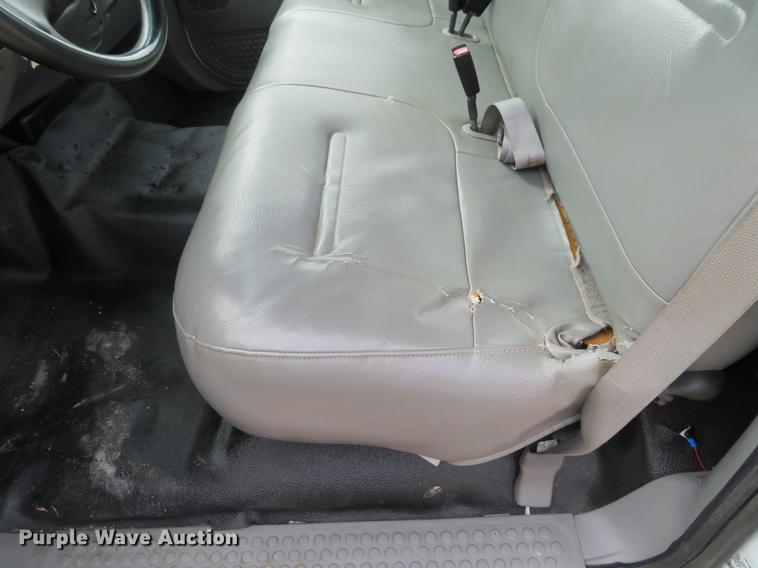 image for item DG3891 2002 Ford F350 Super Duty XL flatbed