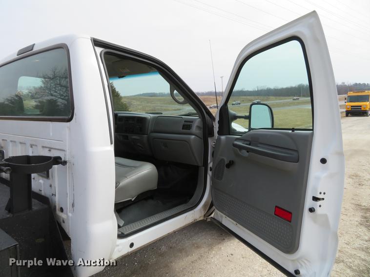 image for item DG3891 2002 Ford F350 Super Duty XL flatbed