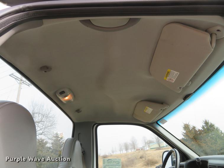 image for item DG3891 2002 Ford F350 Super Duty XL flatbed