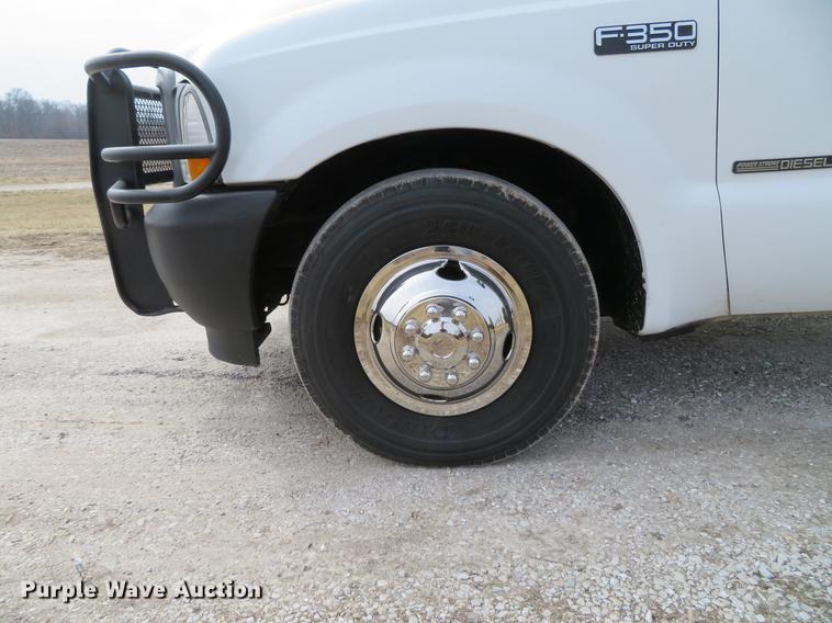 image for item DG3891 2002 Ford F350 Super Duty XL flatbed