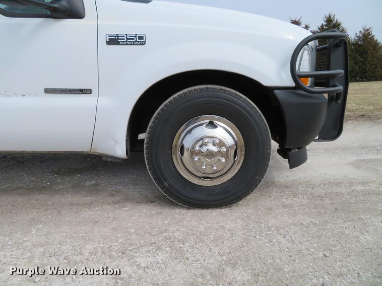 image for item DG3891 2002 Ford F350 Super Duty XL flatbed