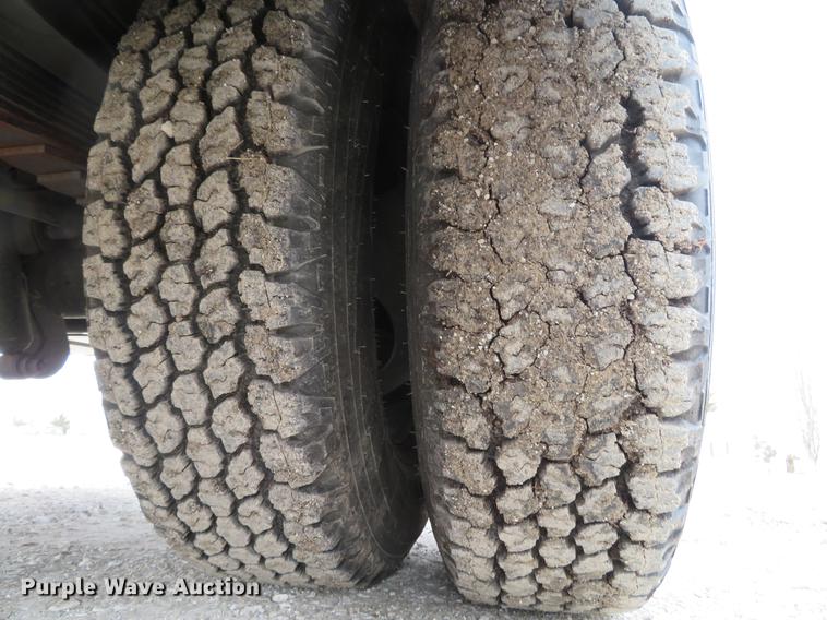 image for item DG3891 2002 Ford F350 Super Duty XL flatbed