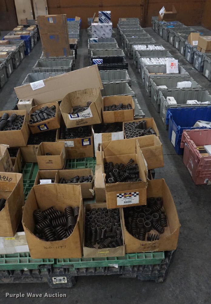 image for item DI9353 Valves and valve springs