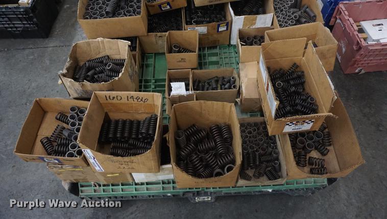 image for item DI9353 Valves and valve springs