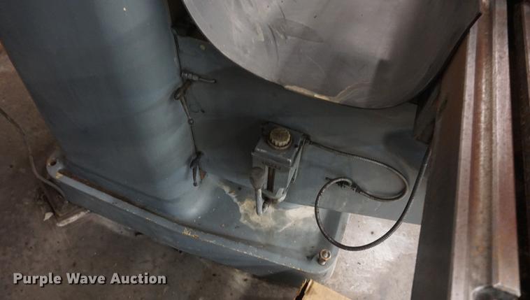 image for item DI9360 Clausing Kondia milling machine