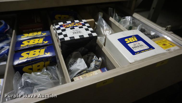 image for item DI9379 (6) cabinets