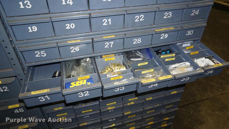 image for item DI9379 (6) cabinets